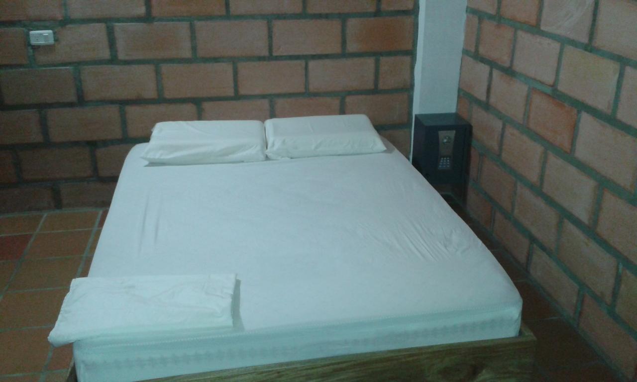 Hotel Pizzeria Opera Tolu Bagian luar foto