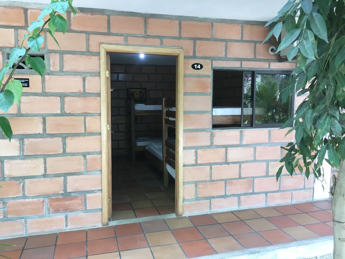 Hotel Pizzeria Opera Tolu Bagian luar foto