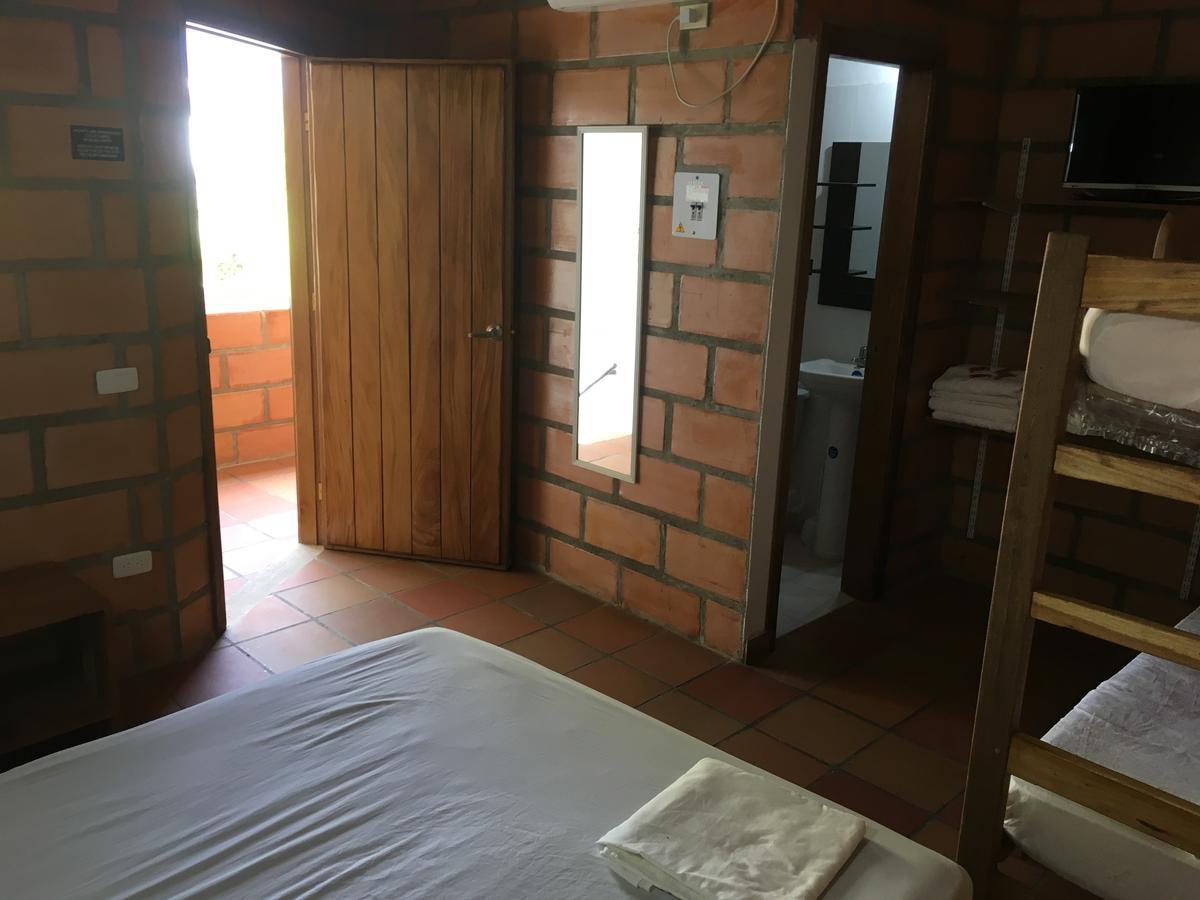 Hotel Pizzeria Opera Tolu Bagian luar foto