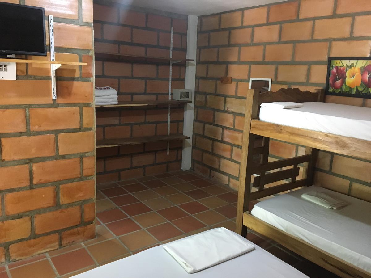 Hotel Pizzeria Opera Tolu Bagian luar foto