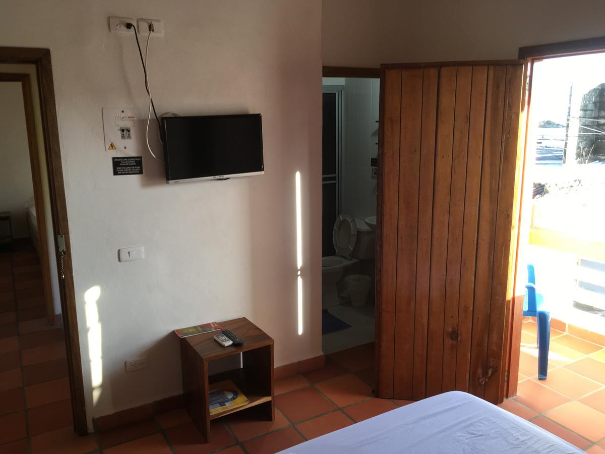Hotel Pizzeria Opera Tolu Bagian luar foto