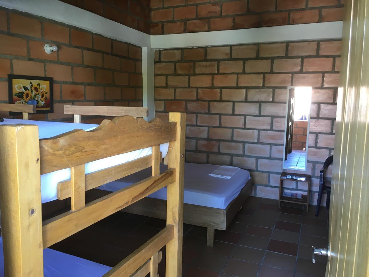 Hotel Pizzeria Opera Tolu Bagian luar foto
