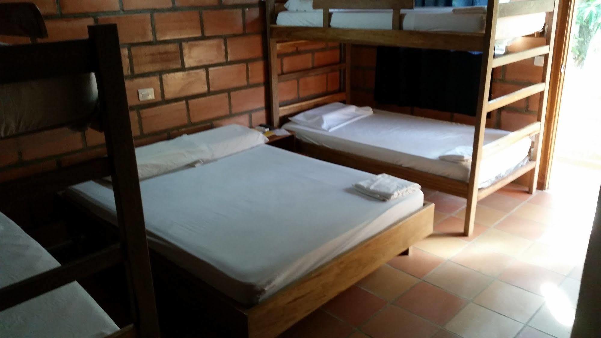 Hotel Pizzeria Opera Tolu Bagian luar foto