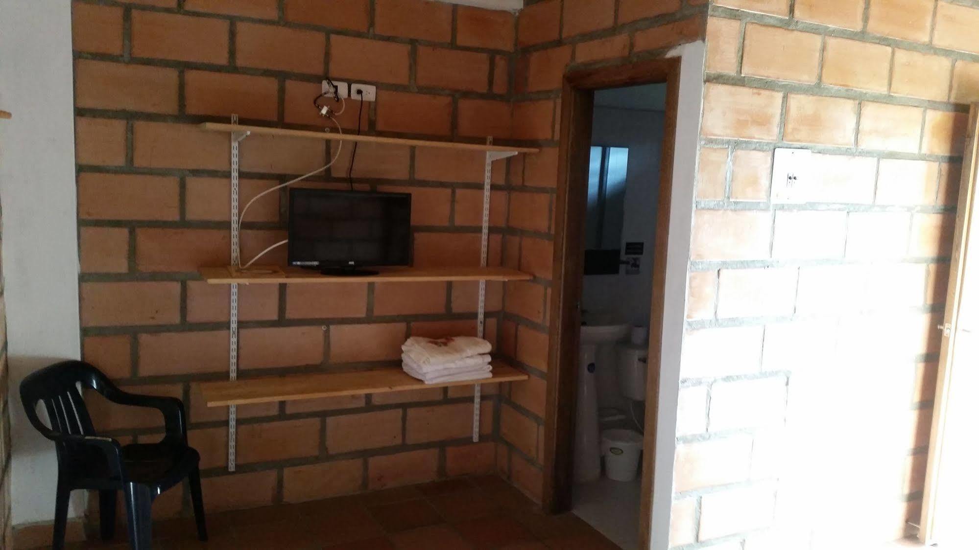 Hotel Pizzeria Opera Tolu Bagian luar foto