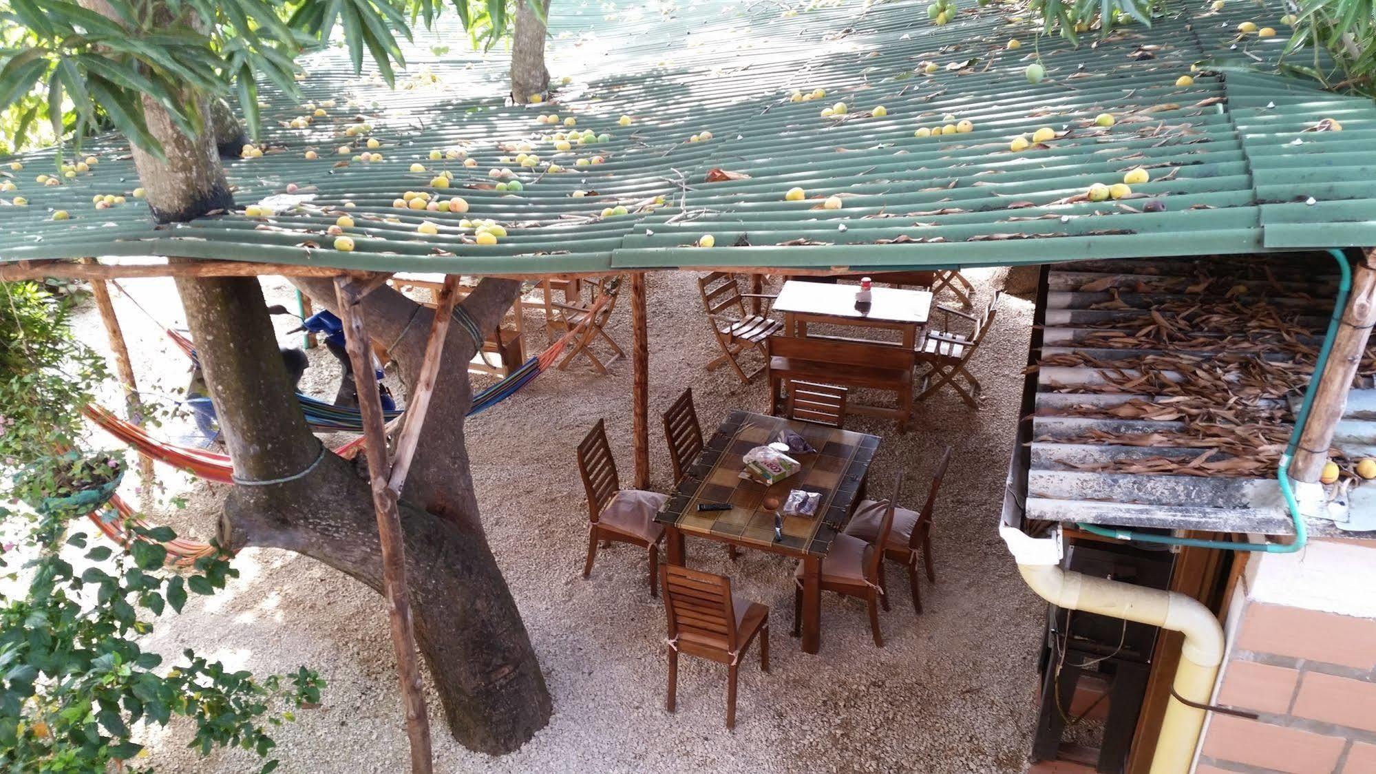 Hotel Pizzeria Opera Tolu Bagian luar foto